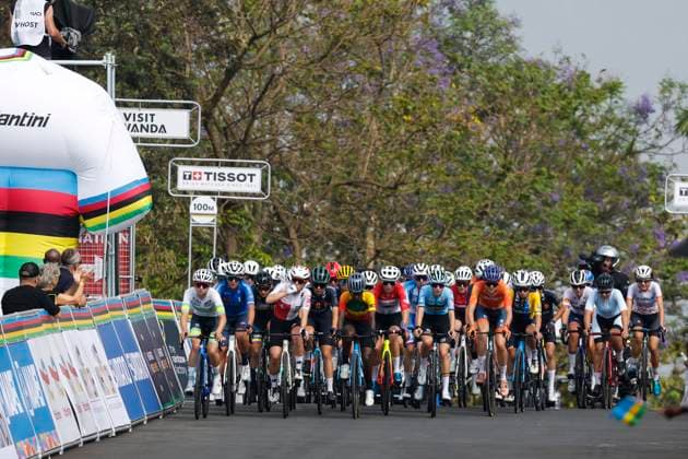2025 UCI Road World Championships Kigali Rwanda 2025 UCI Road World Championships Kigali Rwanda - Women Junior Road Race - Kigali - Kigali 74 km - 27 09 2025 - Peloton - photo Luca Bettini SprintCyclingAgency 2025 Kigali Rwanda  Copyright: xLucaxBettinix xSprintcyclingagencyx