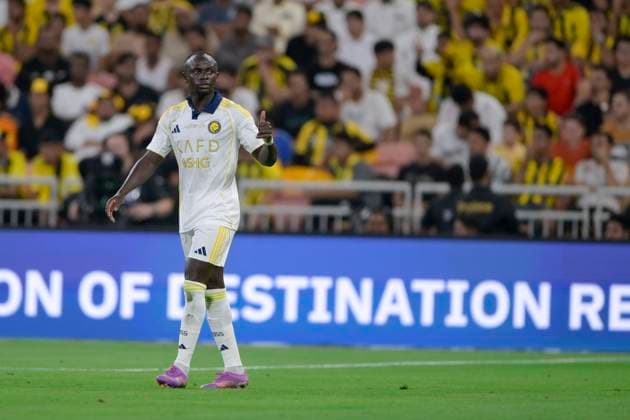 JEDDAH, SAUDI ARABIA - SEPTEMBER 26: Sadio ManÃƒ of Al alnassr celebrating his goal to make it 1-0 during the Saudi Pro League match between Al Ittihad and Al Nassr at King Abdullah Sports City on September 26, 2025 in Jeddah, Saudi Arabia. (Photo by Khalid Alhaj) SPO  Copyright: xKhalidxAlhaj