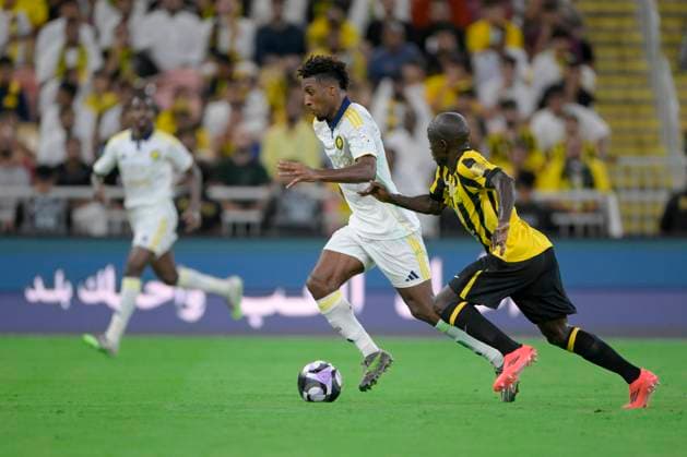 JEDDAH, SAUDI ARABIA - SEPTEMBER 26:N Golo KantÃƒ of Al Ittihad battling for the ball during the Saudi Pro League match between Al Ittihad and Al Nassr at King Abdullah Sports City on September 26, 2025 in Jeddah, Saudi Arabia. (Photo by Khalid Alhaj) SPO  Copyright: xKhalidxAlhaj
