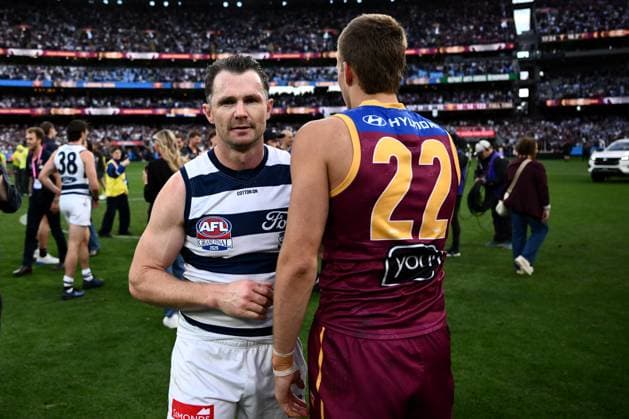 AFL GRAND FINAL, Patrick Dangerfield of the Cats shakes hands with Ty Gallop of the Lions following the AFL Grand Final between the Geelong Cats and the Brisbane Lions at the Melbourne Cricket Ground in Melbourne, Saturday, September 27, 2025. ( NO ARCHIVING, EDITORIAL USE ONLY MELBOURNE VICTORIA AUSTRALIA  Copyright: xJOELxCARRETTx 20250927191534527502