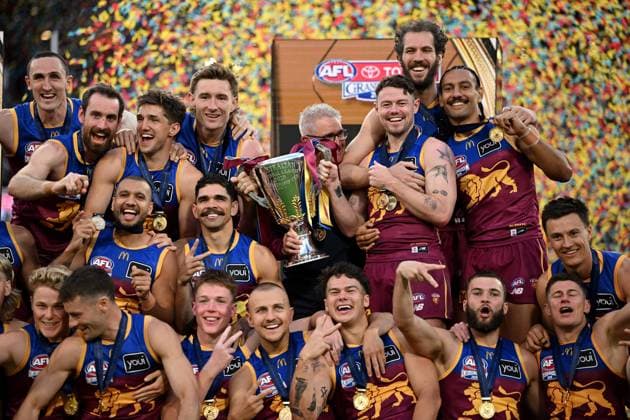 AFL GRAND FINAL, Lions celebrate their win in the AFL Grand Final between the Geelong Cats and the Brisbane Lions at the Melbourne Cricket Ground in Melbourne, Saturday, September 27, 2025. ( NO ARCHIVING, EDITORIAL USE ONLY MELBOURNE VICTORIA AUSTRALIA  Copyright: xJAMESxROSSx 20250927139142560890