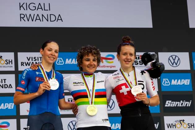 2025 UCI Road World Championships Kigali Rwanda 2025 UCI Road World Championships Kigali Rwanda - Women Junior Road Race - Kigali - Kigali 74 km - 27 09 2025 - Paula Ostiz Taco (Spain) - Chantal Pegolo (Italy) - Anja Grossmann (Switzerland) - photo Luca Bettini SprintCyclingAgency 2025 Kigali Rwanda  Copyright: xLucaxBettinix xSprintcyclingagencyx