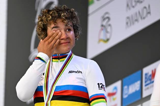 UCI 2025 Road World Championship, WM, Weltmeisterschaft Kigali 27 09 2025 KIGALI, RWANDA - SEPTEMBER 27 : Ostiz Taco Paula (ESP) during the podium ceremony of the Women Junior cycling road race of the UCI Road World Championships 2025 92nd edition an UCI World Championships cycling race of 74.6 km with start in Kigali and finish in Kigali on September 27, 2025 in Kigali, Rwanda, 27 09 2025 Kigali Rwanda  Copyright: xJanxDexMeuleneirx