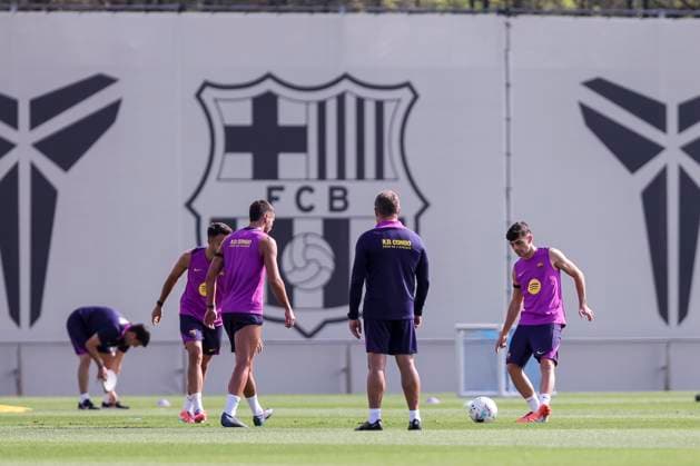September 27, 2025, Sant Joan Despi, Barcelona, SPAIN: Pedri during the training day of FC Barcelona, Barca ahead the Spanish League, La Liga EA Sports, football match against Real Sociedad at Ciudad Esportiva Joan Gamper on September 27, 2025 in Sant Joan Despi, Barcelona, Spain. Sant Joan Despi SPAIN - ZUMAa181 20250927_zaa_a181_011 Copyright: xJavierxBorregox