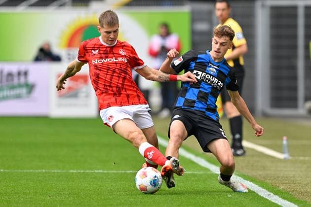 Paderborn, Home Deluxe Arena, 27 09 25, GER, Herren, 2 Bundesliga, Saison 2025 2026, SC Paderborn 07 1 FC Kaiserslautern Bild v li im Zweikampf Paul JOLY Kaiserslautern und Ruben MUELLER Paderborn DFL regulations prohibit any use of photographs as image sequences and or quasi video NRW Deutschland