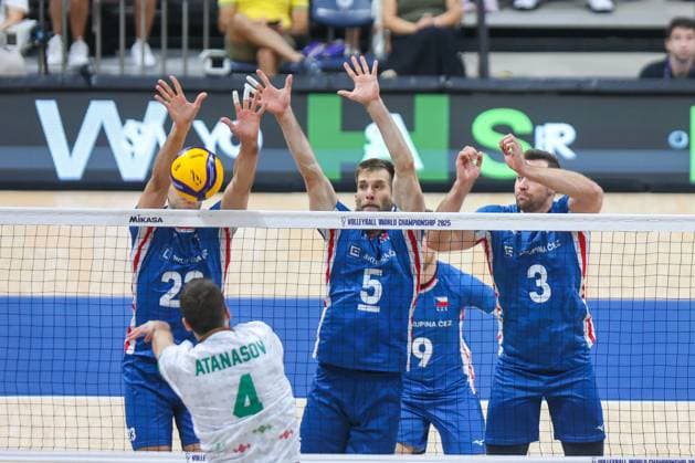 2025.09.27 Pasay City Manila siatkowka mezczyn Mistrzostwa Swiata FIVB 2025 Czechy - Bulgaria N z FIVB Men s World Championship, WM, Weltmeisterschaft 2025 Czechia - Bulgary semi finals polfinal radosc zwyciestwo winner win kibice doping Foto Szymon Gorski PressFocus 2025.09.27 Pasay City Manila volleyball men FIVB Men s World Championship 2025 Czechy - Bulgaria FIVB Men s World Championship 2025 Czechia - Bulgary semi finals polfinal radosc zwyciestwo winner win kibice doping Credit: Szymon Gorski PressFocus NEWSPIX.PL --- newspix.pl 