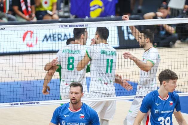 2025.09.27 Pasay City Manila siatkowka mezczyn Mistrzostwa Swiata FIVB 2025 Czechy - Bulgaria N z FIVB Men s World Championship, WM, Weltmeisterschaft 2025 Czechia - Bulgary semi finals polfinal radosc zwyciestwo winner win kibice doping Foto Szymon Gorski PressFocus 2025.09.27 Pasay City Manila volleyball men FIVB Men s World Championship 2025 Czechy - Bulgaria FIVB Men s World Championship 2025 Czechia - Bulgary semi finals polfinal radosc zwyciestwo winner win kibice doping Credit: Szymon Gorski PressFocus NEWSPIX.PL --- newspix.pl 