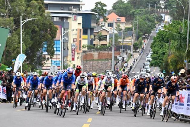 UCI 2025 Road World Championship, WM, Weltmeisterschaft Kigali 27 09 2025 KIGALI, RWANDA - SEPTEMBER 27 : Peloton during the Women Elite cycling road race of the UCI Road World Championships 2025 92nd edition an UCI World Championships cycling race of 164.6 km with start in Kigali and finish in Kigali on September 27, 2025 in Kigali, Rwanda, 27 09 2025 Kigali Rwanda  Copyright: xJanxDexMeuleneirx