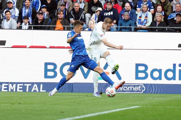 27 09 2025, xrekx, Fußball 2 Bundesliga, Karlsruher SC 1 FC Magdeburg v l Marvin Wanitzek Karlsruher SC Maximilian Breunig 1 FC Magdeburg Zweikampf, Aktion, action, battle for the ball DFL DFB REGULATIONS PROHIBIT ANY USE OF PHOTOGRAPHS as IMAGE SEQUENCES and or QUASI VIDEO Karlsruhe