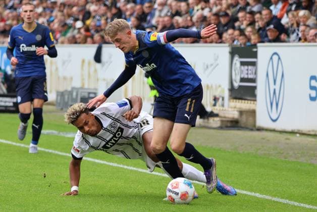 27 09 2025, Football, Men, 2 Bundesliga, Season 2025 2026, SV 07 Elversberg Holstein Kiel, Bambase Conte SV 07 Elversberg , Alexander Bernhardsson Holstein Kiel Elversberg Ursapharm Arena an der Kaiserlinde Saarland Germany DEU Copyright: xSebastianxBachx
