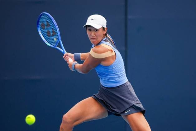 BEIJING, CHINA - SEPTEMBER 27: Wang Xiyu of China competes in the Women s Singles Round of 64 match against Linda Noskova of Czech Republic on day 6 of the 2025 China Open at National Tennis Center on September 27, 2025 in Beijing, China.  Copyright: xVCGx 111593526700