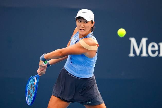 BEIJING, CHINA - SEPTEMBER 27: Wang Xiyu of China competes in the Women s Singles Round of 64 match against Linda Noskova of Czech Republic on day 6 of the 2025 China Open at National Tennis Center on September 27, 2025 in Beijing, China.  Copyright: xVCGx 111593522611