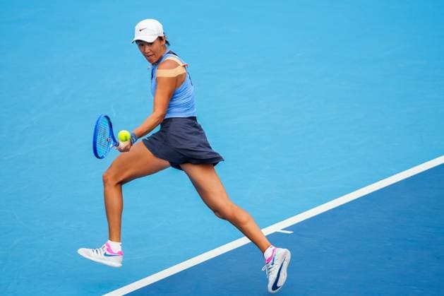 BEIJING, CHINA - SEPTEMBER 27: Wang Xiyu of China competes in the Women s Singles Round of 64 match against Linda Noskova of Czech Republic on day 6 of the 2025 China Open at National Tennis Center on September 27, 2025 in Beijing, China.  Copyright: xVCGx 111593522624