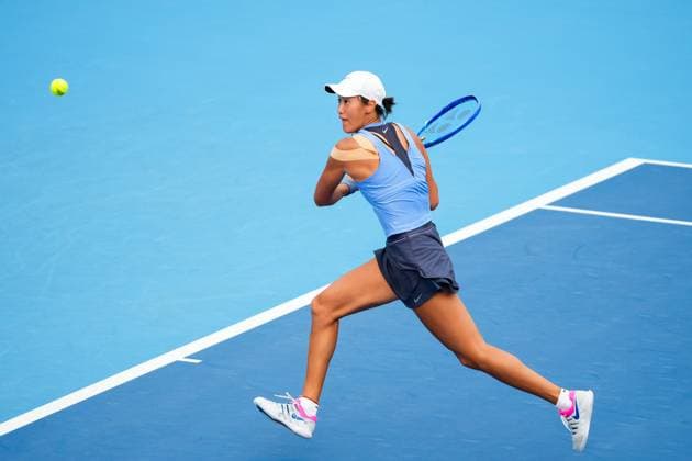 BEIJING, CHINA - SEPTEMBER 27: Wang Xiyu of China competes in the Women s Singles Round of 64 match against Linda Noskova of Czech Republic on day 6 of the 2025 China Open at National Tennis Center on September 27, 2025 in Beijing, China.  Copyright: xVCGx 111593522633