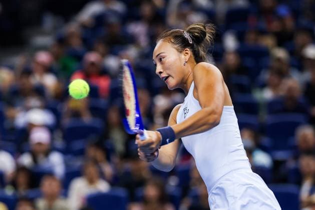 BEIJING, CHINA - SEPTEMBER 27: Zheng Qinwen of China competes in the Women s Singles Round of 64 match against Emiliana Arango of Colombia on day 6 of the 2025 China Open at National Tennis Center on September 27, 2025 in Beijing, China.  Copyright: xVCGx 111593540091