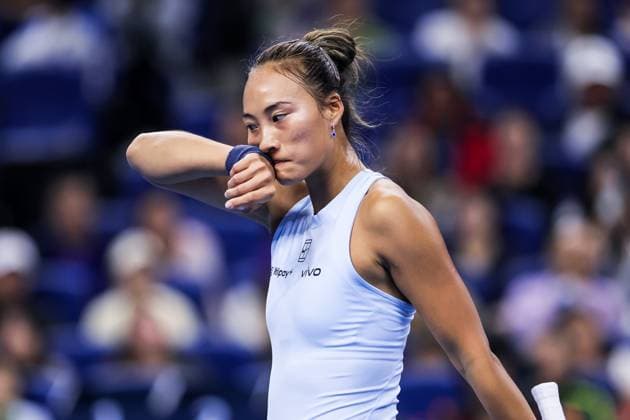 BEIJING, CHINA - SEPTEMBER 27: Zheng Qinwen of China competes in the Women s Singles Round of 64 match against Emiliana Arango of Colombia on day 6 of the 2025 China Open at National Tennis Center on September 27, 2025 in Beijing, China.  Copyright: xVCGx 111593542125