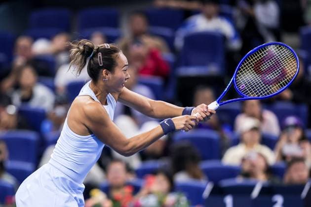 BEIJING, CHINA - SEPTEMBER 27: Zheng Qinwen of China competes in the Women s Singles Round of 64 match against Emiliana Arango of Colombia on day 6 of the 2025 China Open at National Tennis Center on September 27, 2025 in Beijing, China.  Copyright: xVCGx 111593542169
