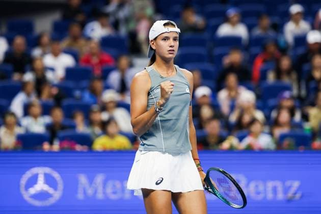 BEIJING, CHINA - SEPTEMBER 27: Emiliana Arango of Colombia competes in the Women s Singles Round of 64 match against Zheng Qinwen of China on day 6 of the 2025 China Open at National Tennis Center on September 27, 2025 in Beijing, China.  Copyright: xVCGx 111593540118