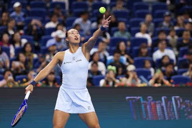 BEIJING, CHINA - SEPTEMBER 27: Zheng Qinwen of China competes in the Women s Singles Round of 64 match against Emiliana Arango of Colombia on day 6 of the 2025 China Open at National Tennis Center on September 27, 2025 in Beijing, China.  Copyright: xVCGx 111593541870