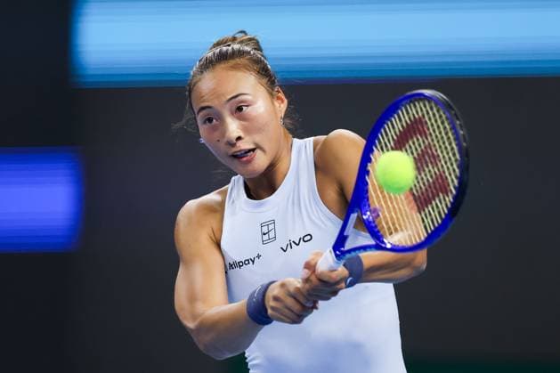 BEIJING, CHINA - SEPTEMBER 27: Zheng Qinwen of China competes in the Women s Singles Round of 64 match against Emiliana Arango of Colombia on day 6 of the 2025 China Open at National Tennis Center on September 27, 2025 in Beijing, China.  Copyright: xVCGx 111593541936