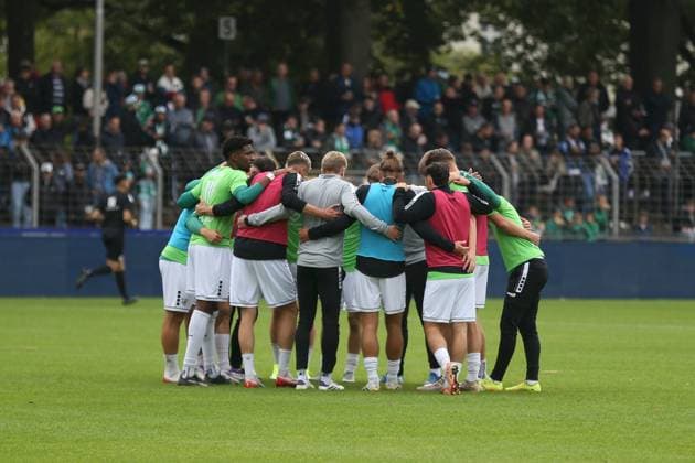 27 09 2025, xjcx, Herren, Fußball, Saison 2025 2026, 3 Liga, 8 Spieltag 1 FC Schweinfurt 1905 TSV Alemannia Aachen Mannschaftskreis 1 FC Schweinfurt 1905, DFL DFB regulations prohibit using photographs as image sequences or quasi video Schweinfurt Sachs Stadion Bayern Germany
