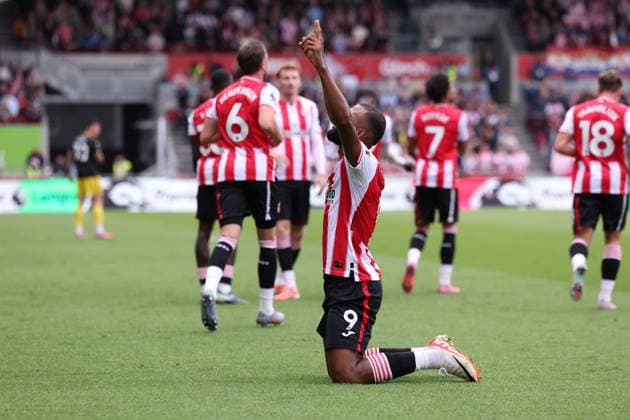 London, England, 27th September 2025. Igor Thiago of Brentford celebrates after scoring to make it 2-0 during the Brentford vs Manchester United, ManU Premier League match at Gtech Community Stadium, London. Picture credit should read: Paul Terry Sportimage EDITORIAL USE ONLY. No use with unauthorised audio, video, data, fixture lists, club league logos or live services. Online in-match use limited to 120 images, no video emulation. No use in betting, games or single club league player publications. SPI_028_PT_Brentford_Man_Utd SPI-4167-0028