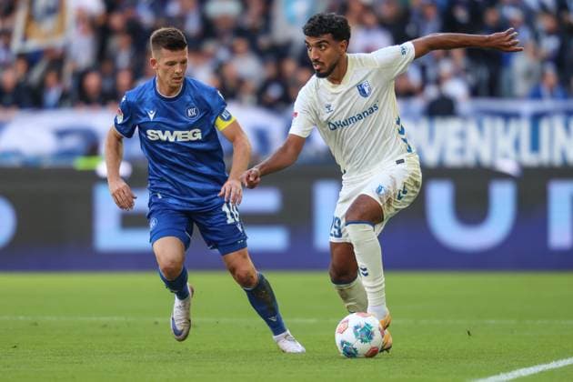 Rayan Ghrieb 1 FC Magdeburg, 29 in duel with Marvin Wanitzek Karlsruher SC, 10 , GER, Karlsruher SC vs 1 FC Magdeburg, 2 Bundesliga, Matchday 7, 2025 2026, 27 09 2025, DFL REGULATIONS PROHIBIT ANY USE OF PHOTOGRAPHS AS IMAGE SEQUENCES AND OR QUASI VIDEO, GER, Karlsruher SC vs 1 FC Magdeburg, 2 Bundesliga, Matchday 7, 2025 2026, 27 09 2025 Karlsruhe Copyright: xEibner-Pressefoto JanxPrihodax EP_JPA