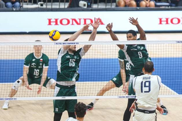 2025.09.27 Pasay City Manila siatkowka mezczyn Mistrzostwa Swiata FIVB 2025 Polska - Wlochy N z FIVB Men s World Championship, WM, Weltmeisterschaft 2025 Poland - Italy semi finals pofinal radosc zwyciestwo kibice doping Foto Szymon Gorski 2025.09.27 Pasay City Manila volleyball men FIVB Men s World Championship 2025 Polska - Wlochy FIVB Men s World Championship 2025 Poland - Italy semi finals pofinal radosc zwyciestwo kibice doping Credit: Szymon Gorski NEWSPIX.PL Jakub Kochanowski, Wilfredo Leon (Polska) Roberto Russo (Wlochy) --- newspix.pl 