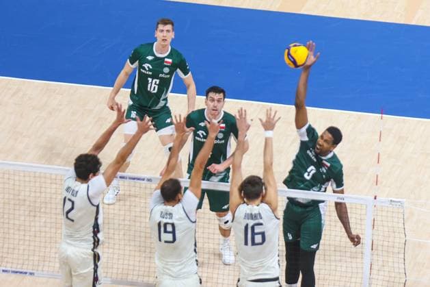 2025.09.27 Pasay City Manila siatkowka mezczyn Mistrzostwa Swiata FIVB 2025 Polska - Wlochy N z FIVB Men s World Championship, WM, Weltmeisterschaft 2025 Poland - Italy semi finals pofinal radosc zwyciestwo kibice doping Foto Szymon Gorski 2025.09.27 Pasay City Manila volleyball men FIVB Men s World Championship 2025 Polska - Wlochy FIVB Men s World Championship 2025 Poland - Italy semi finals pofinal radosc zwyciestwo kibice doping Credit: Szymon Gorski NEWSPIX.PL Kamil Semeniuk, , Marcin Komenda, Wilfred Leon, (Polska) Mattia Bottol, Roberto Russo, Yuri Romano (Wlochy) --- newspix.pl 