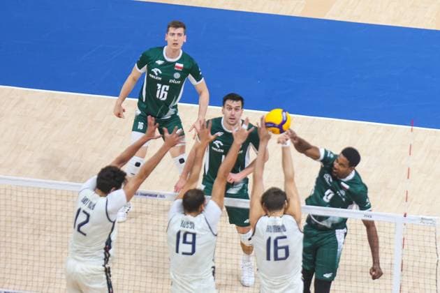 2025.09.27 Pasay City Manila siatkowka mezczyn Mistrzostwa Swiata FIVB 2025 Polska - Wlochy N z FIVB Men s World Championship, WM, Weltmeisterschaft 2025 Poland - Italy semi finals pofinal radosc zwyciestwo kibice doping Foto Szymon Gorski 2025.09.27 Pasay City Manila volleyball men FIVB Men s World Championship 2025 Polska - Wlochy FIVB Men s World Championship 2025 Poland - Italy semi finals pofinal radosc zwyciestwo kibice doping Credit: Szymon Gorski NEWSPIX.PL Kamil Semeniuk, , Marcin Komenda, Wilfred Leon, (Polska) Mattia Bottol, Roberto Russo, Yuri Romano (Wlochy) --- newspix.pl 