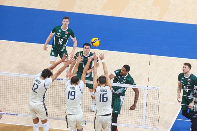 2025.09.27 Pasay City Manila siatkowka mezczyn Mistrzostwa Swiata FIVB 2025 Polska - Wlochy N z FIVB Men s World Championship, WM, Weltmeisterschaft 2025 Poland - Italy semi finals pofinal radosc zwyciestwo kibice doping Foto Szymon Gorski 2025.09.27 Pasay City Manila volleyball men FIVB Men s World Championship 2025 Polska - Wlochy FIVB Men s World Championship 2025 Poland - Italy semi finals pofinal radosc zwyciestwo kibice doping Credit: Szymon Gorski NEWSPIX.PL Kamil Semeniuk, , Marcin Komenda, Wilfred Leon, Jakub Kochanowski (Polska) Mattia Bottol, Roberto Russo, Yuri Romano (Wlochy) --- newspix.pl 
