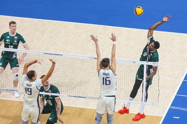 2025.09.27 Pasay City Manila siatkowka mezczyn Mistrzostwa Swiata FIVB 2025 Polska - Wlochy N z FIVB Men s World Championship, WM, Weltmeisterschaft 2025 Poland - Italy semi finals pofinal radosc zwyciestwo kibice doping Foto Szymon Gorski Kamil Semeniuk, Jakub Kochanowski, Wilfred Leon (Polska) Roberto Russo, Yuri Romano (Wlochy) 2025.09.27 Pasay City Manila volleyball men FIVB Men s World Championship 2025 Polska - Wlochy FIVB Men s World Championship 2025 Poland - Italy semi finals pofinal radosc zwyciestwo kibice doping Credit: Szymon Gorski NEWSPIX.PL --- newspix.pl 