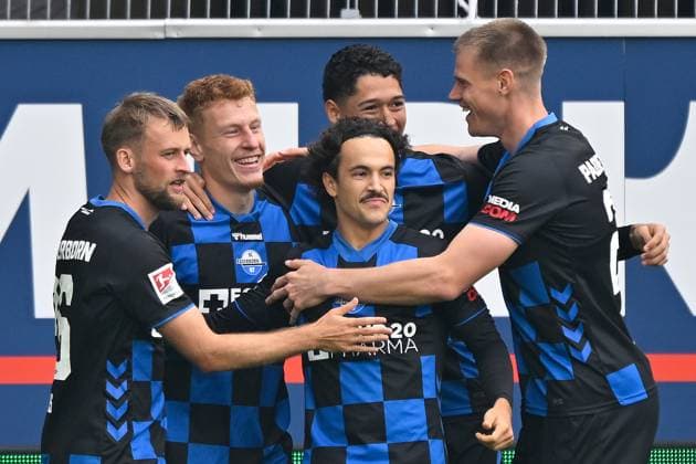 Paderborn, Home Deluxe Arena, 27 09 25, GER, Herren, 2 Bundesliga, Saison 2025 2026, SC Paderborn 07 1 FC Kaiserslautern Bild Laurin CURDA Paderborn jubilates after his goal for 2 0 DFL regulations prohibit any use of photographs as image sequences and or quasi video NRW Germany