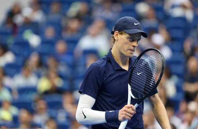 (250927) -- BEIJING, Sept. 27, 2025 -- Jannik Sinner reacts during the men s singles second round match between Terence Atmane of France and Jannik Sinner of Italy at 2025 China Open tennis tournament in Beijing, China, Sept. 27, 2025. ) (SP)CHINA-BEIJING-TENNIS-CHINA OPEN-MEN S SINGLES-SECOND ROUND (CN) Baixxuefei 