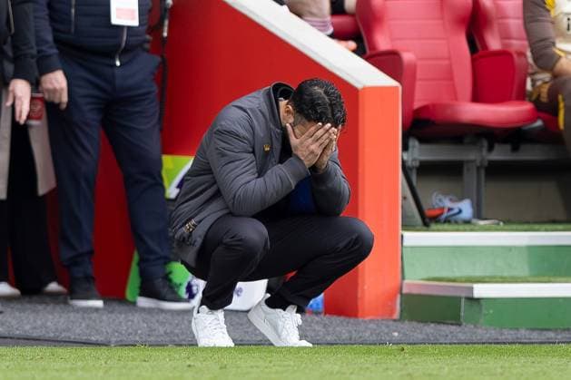 7th September 2025; Gtech Community Stadium, Brentford, London, England; Premier League Football, Brentford versus Manchester United, ManU Manchester United manager Ruben Amorim looks concerned as his team falls behind  IanxStephen