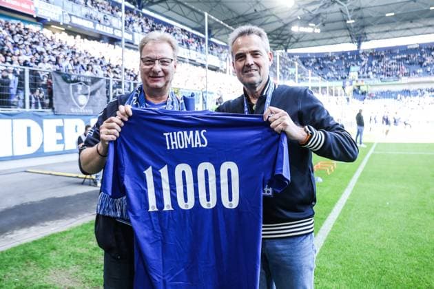 Sport, Football, 3 Liga Season 2025 2026 8 Matchday MSV Duisburg FC Ingolstadt 04 27 09 2025, schauinsland reisen arena Christian Stiefelhagen CEO MSV Duisburg with Thomas Stock, the 11 000 member of MSV Duisburg Duisburg schauinsland reisen arena Nordrhein Westfalen Germany