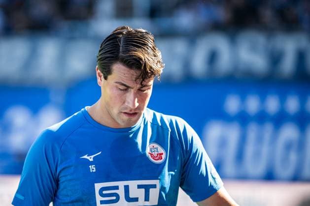 Rostock, Germany 27 September 2025 3 Liga 2025 2026 FC Hansa Rostock vs TSV Havelse In the picture Ahmet Gürleyen Guerleyen Hansa Rostock unhappy on the pitch DFB regulations prohibit any use of photographs as image sequences and or quasi video Copyright: xFotostandx xVoelkerx