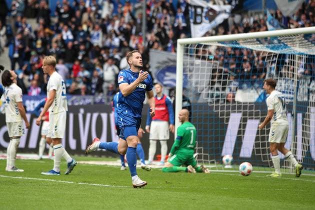Christoph Kobald Karlsruher SC, 22 with the 1 0, GER, Karlsruher SC vs 1 FC Magdeburg, 2 Bundesliga, 7 Matchday, 2025 2026, 27 09 2025, DFL REGULATIONS PROHIBIT ANY USE OF PHOTOGRAPHS AS IMAGE SEQUENCES AND OR QUASI VIDEO, GER, Karlsruher SC vs 1 FC Magdeburg, 2 Bundesliga, 7 Matchday, 2025 2026, 27 09 2025 Karlsruhe Copyright: xEibner-Pressefoto JanxPrihodax EP_JPA