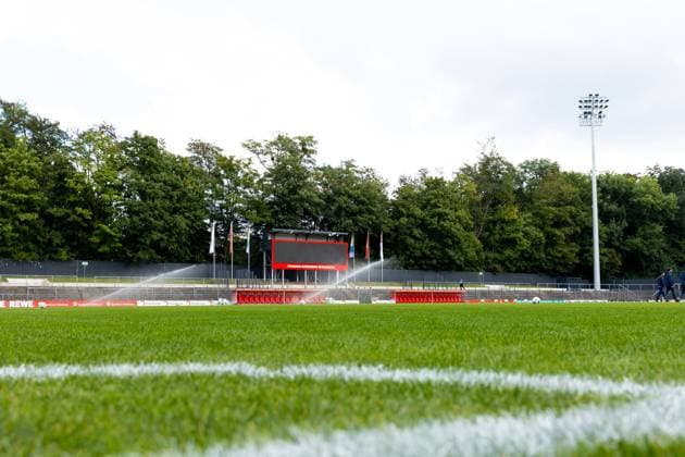 27 09 2025, xkwix, Football, Regionalliga West, 1 FC Köln U23 FC Gütersloh, Geißbockheim Franz Kremer Stadion Empty stadium stand and scoreboard with lettering NRW Germany