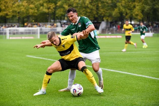 -1.FC 1905 Schweinfurt vs. Alemannia Aachen, Sachs-Stadion Football, 3. Liga -1.FC 1905 Schweinfurt vs. Alemannia Aachen 27 Sep 2025 Sachs-Stadion , Schweinfurt, Germany Image: Daniel Scepanik (Alemannia Aachen) in action against Nils Piwernetz (Schweinfurt). DFL REGULATIONS PROHIBIT ANY USE OF PHOTOGRAPHS AS IMAGE SEQUENCES AND OR QUASI-VIDEO Schweinfurt Sachs-Stadion Bayern Germany Copyright: xPresseFotoxEvansx