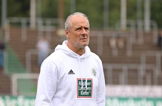 27 09 2025, Football, Men, Regionalliga Südwest, Season 2025 2026, FC 08 Homburg SG Sonnenhof Großaspach, Coach Roland Seitz FC 08 Homburg Homburg Waldstadion Saarland Germany EN Copyright: xFabianxKleerx