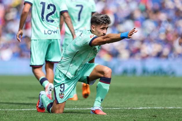 September 27, 2025, Getafe, Madrid, Spain: Ivan Romero of Levante UD celebrates a goal during the Spanish League, LaLiga EA Sports, football match played between Getafe CF and Levante UD at Coliseum stadium on September 27, 2025, in Getafe, Madrid, Spain. Getafe Spain - ZUMAa181 20250927_zaa_a181_066 Copyright: xIrinaxR.xHipolitox