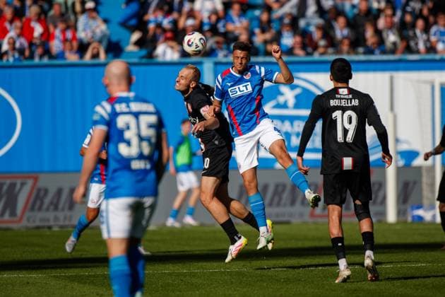 left Julius Düker Havelse vs Kenan Fatkic Rostock GER, FC Hansa Rostock vs TSV Havelse, Football, Men, 3 Liga, 08 Matchday, Season 2025 2026, 27 09 2025 Rostock Ostseestadion Mecklenburg Vorpommern Germany