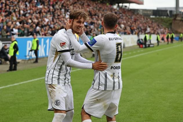 27 09 2025, Soccer, Men, 2 Bundesliga, Season 2025 2026, SV 07 Elversberg Holstein Kiel, Goal celebration for 1 0, Goalscorer Otto Stange SV 07 Elversberg Elversberg Ursapharm Arena an der Kaiserlinde Saarland Germany DEU Copyright: xSebastianxBachx