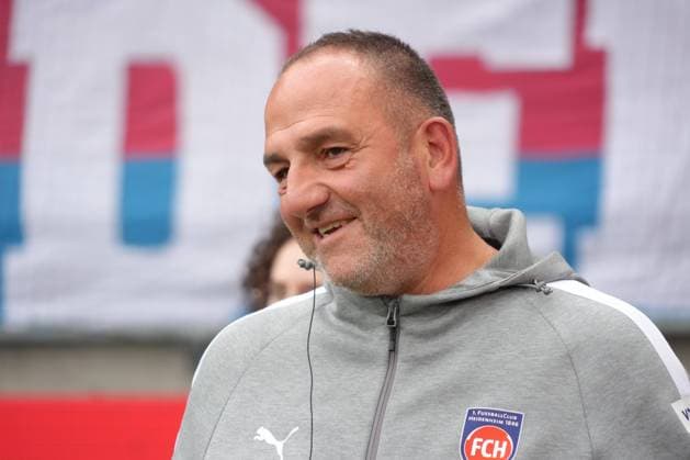 Bundesliga Men, Matchday 5, Season 2025 26, FC Heidenheim FC Augsburg Frank Schmidt Head Coach, FC Heidenheim FC Heidenheim FC Augsburg Bundesliga Men, Matchday 5, Season 2025 26, FC Heidenheim FC Augsburg Germany, Heidenheim, Voith Arena, 27 09 2025 SP_GHR
