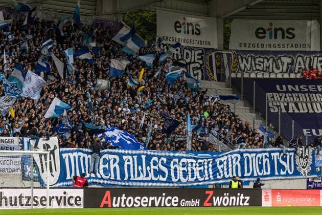 GER, 3 Liga, FC Erzgebirge Aue TSV 1860 München 27 09 2025, one Erzgebirge station, Aue, GER, 3 Liga, FC Erzgebirge Aue TSV 1860 München Fanblock von TSV 1860 München Â Foto Alexander Trienitz nordphoto GmbH nordphotoxGmbHx xTrienitz nph00051