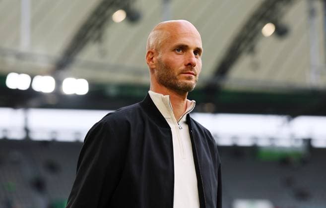 Wolfsburg RB Leipzig Bundesliga Wolfsburg, 27 09 2025, Volkswagen Arena, Bundesliga, Matchday 5 , VFL WOLFSBURG vs RB LEIPZIG , In the picture Coach Paul Simonis VfL Wolfsburg , Picture Point