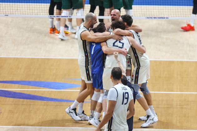 2025.09.27 Pasay City Manila siatkowka mezczyn Mistrzostwa Swiata FIVB 2025 Polska - Wlochy N z FIVB Men s World Championship, WM, Weltmeisterschaft 2025 Poland - Italy semi finals polfinal Wilredo Leon Bartosz Kurek radosc zwyciestwo winner win kibice Nicola Grbic doping Kamil Semeniuk Marcin Komenda Jakub Kochanowski Norbert Huber Bartosz Kurek Wilfredo Leon Jakub Popiwczak Foto Szymon Gorski 2025.09.27 Pasay City Manila volleyball men FIVB Men s World Championship 2025 Polska - Wlochy FIVB Men s World Championship 2025 Poland - Italy semi finals polfinal Wilredo Leon Bartosz Kurek radosc zwyciestwo winner win kibice Nicola Grbic doping Kamil Semeniuk Marcin Komenda Jakub Kochanowski Norbert Huber Bartosz Kurek Wilfredo Leon Jakub Popiwczak Credit: Szymon Gorski NEWSPIX.PL --- newspix.pl 