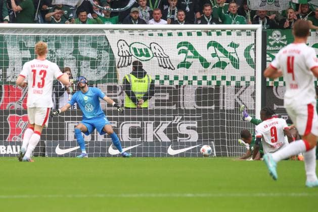 27 09 2025, xgox, Soccer 1 Bundesliga VfL Wolfsburg RB Leipzig emspor, v l Goal to 0 1 by Johan Bakayoko Leipzig, 9 DFL DFB REGULATIONS PROHIBIT ANY USE OF PHOTOGRAPHS as IMAGE SEQUENCES and or QUASI VIDEO Wolfsburg