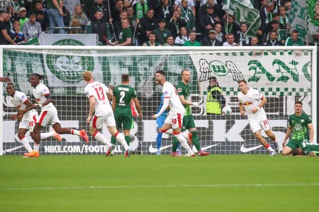 27 09 2025, xgox, Soccer 1 Bundesliga VfL Wolfsburg RB Leipzig emspor, v l Goal to 0 1 by Johan Bakayoko Leipzig, 9 DFL DFB REGULATIONS PROHIBIT ANY USE OF PHOTOGRAPHS as IMAGE SEQUENCES and or QUASI VIDEO Wolfsburg
